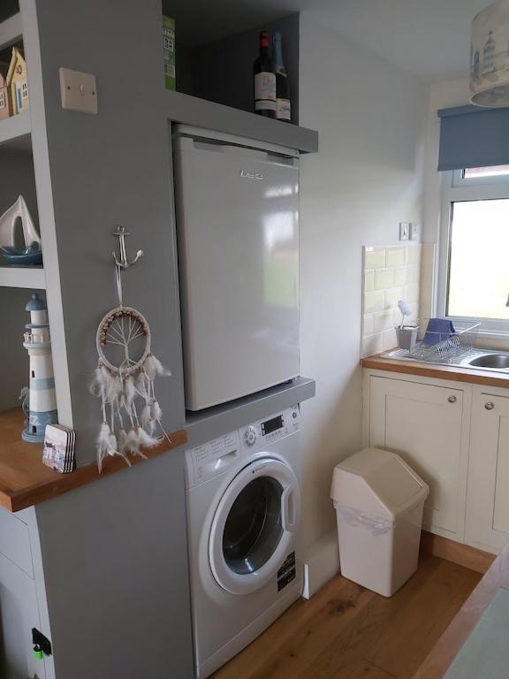 Caldon Holiday Chalet Sleeps 4 In Dartmouth Wifi Electric Inc Pet Friendly Exterior photo