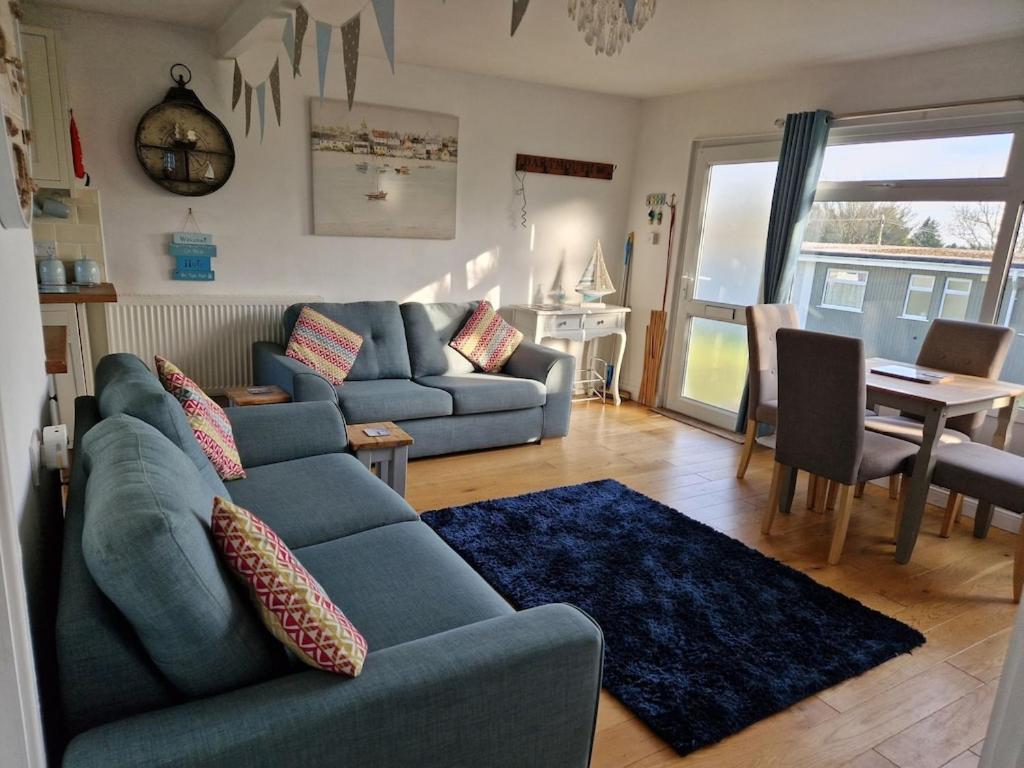 Caldon Holiday Chalet Sleeps 4 In Dartmouth Wifi Electric Inc Pet Friendly Exterior photo