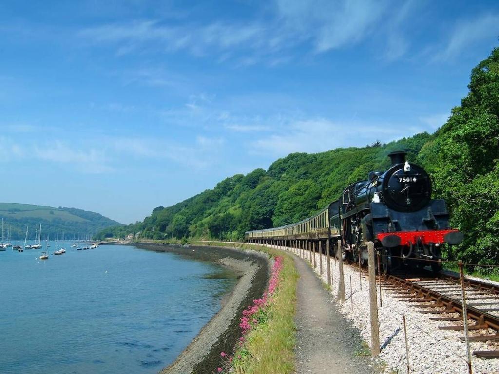 Caldon Holiday Chalet Sleeps 4 In Dartmouth Wifi Electric Inc Pet Friendly Exterior photo