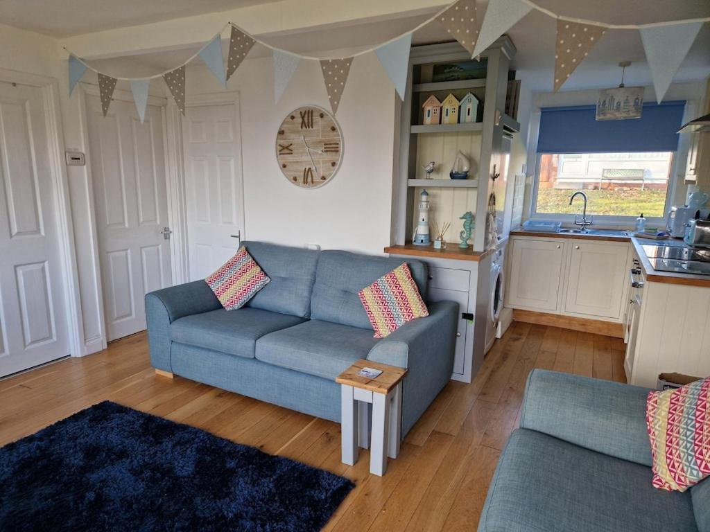 Caldon Holiday Chalet Sleeps 4 In Dartmouth Wifi Electric Inc Pet Friendly Exterior photo