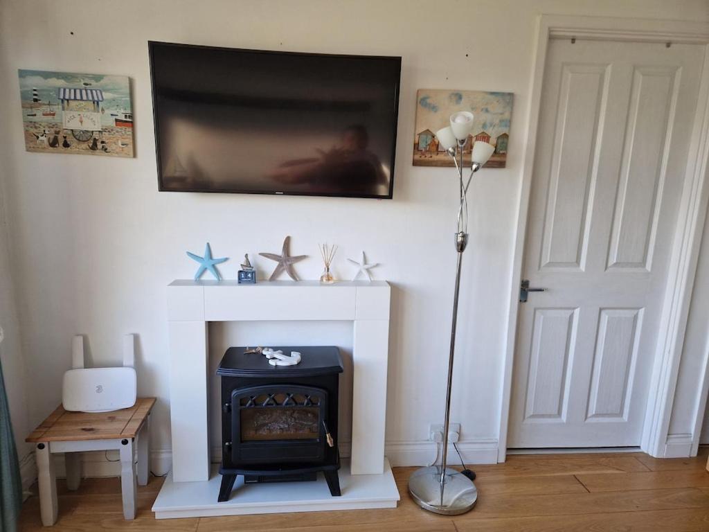 Caldon Holiday Chalet Sleeps 4 In Dartmouth Wifi Electric Inc Pet Friendly Exterior photo