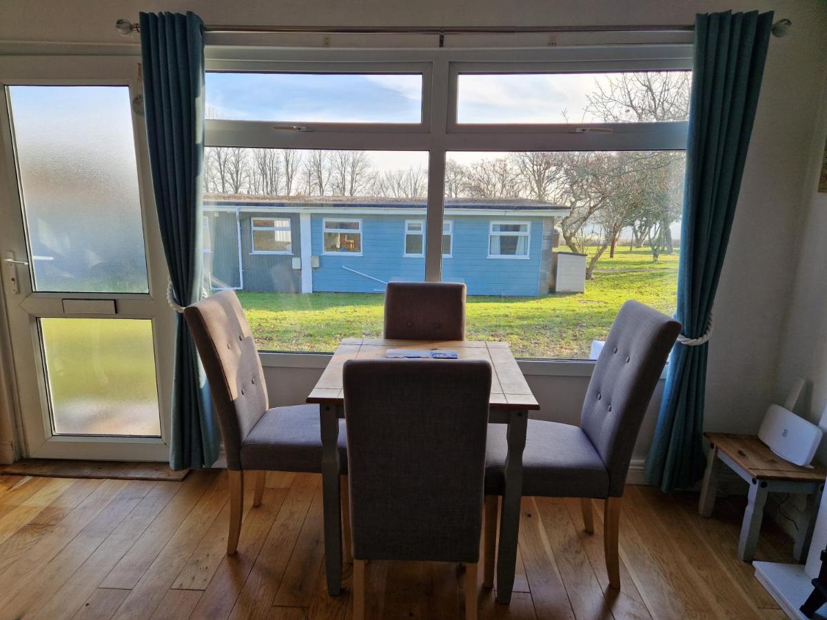 Caldon Holiday Chalet Sleeps 4 In Dartmouth Wifi Electric Inc Pet Friendly Exterior photo