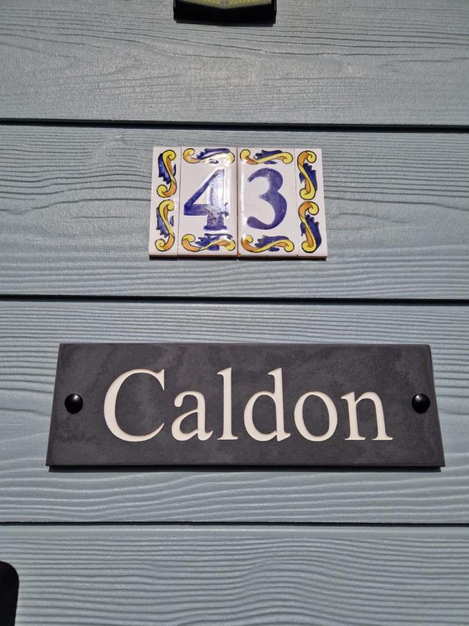 Caldon Holiday Chalet Sleeps 4 In Dartmouth Wifi Electric Inc Pet Friendly Exterior photo