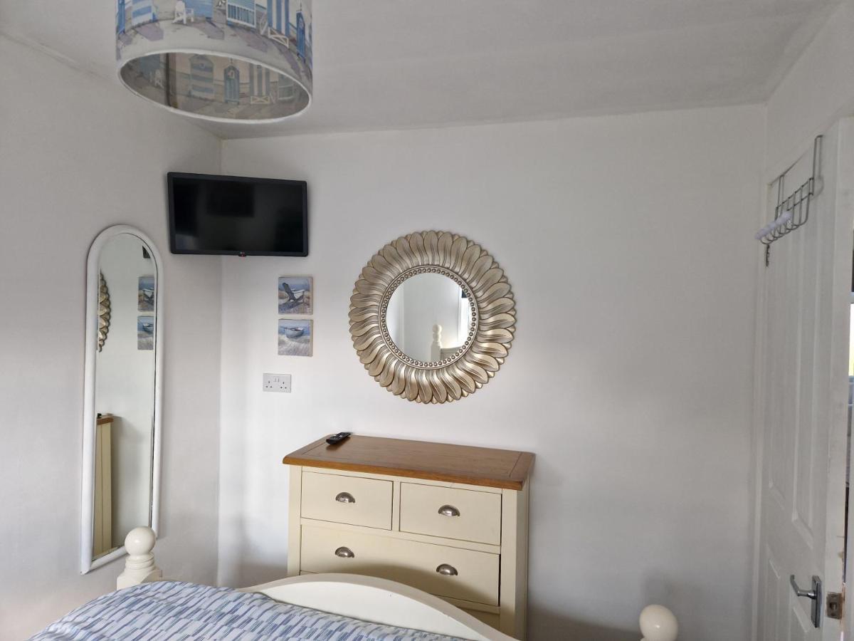 Caldon Holiday Chalet Sleeps 4 In Dartmouth Wifi Electric Inc Pet Friendly Exterior photo